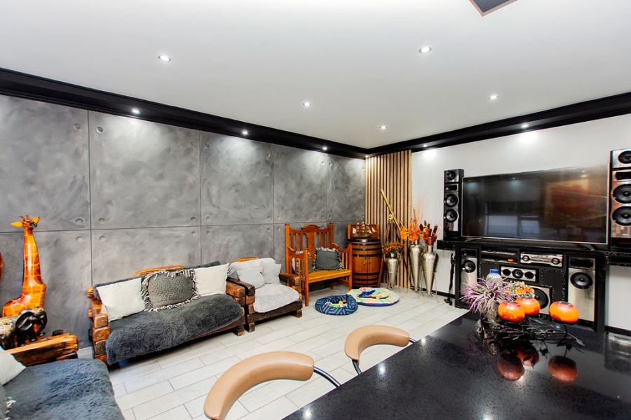 To Let 3 Bedroom Property for Rent in Myburgh Park Western Cape